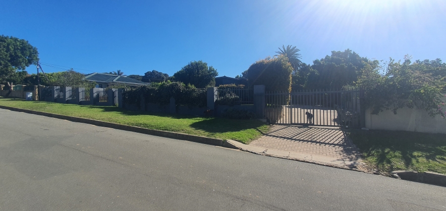 3 Bedroom Property for Sale in Mossel Bay Central Western Cape